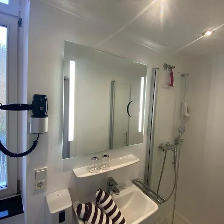 Haus Hohenzollern & Haus 'ambiente מלון באד ברטריך