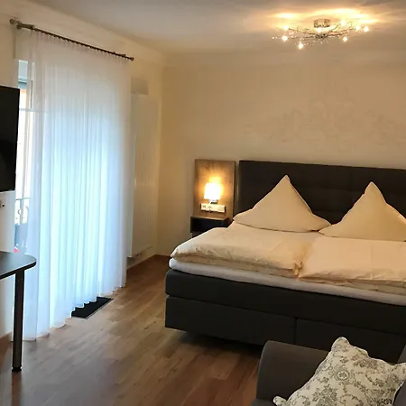 Haus Hohenzollern & Haus 'ambiente ホテル 3*