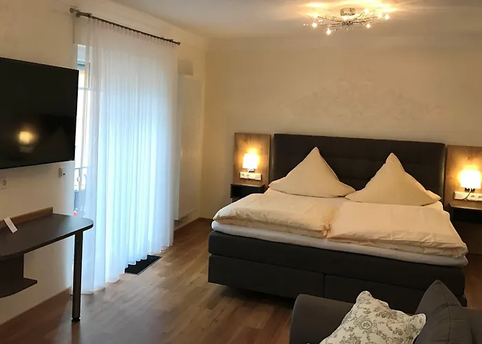 Haus Hohenzollern & Haus 'ambiente فندق 3*